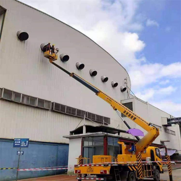 海门高空作业车出租服务：专业广告牌安装解决方案